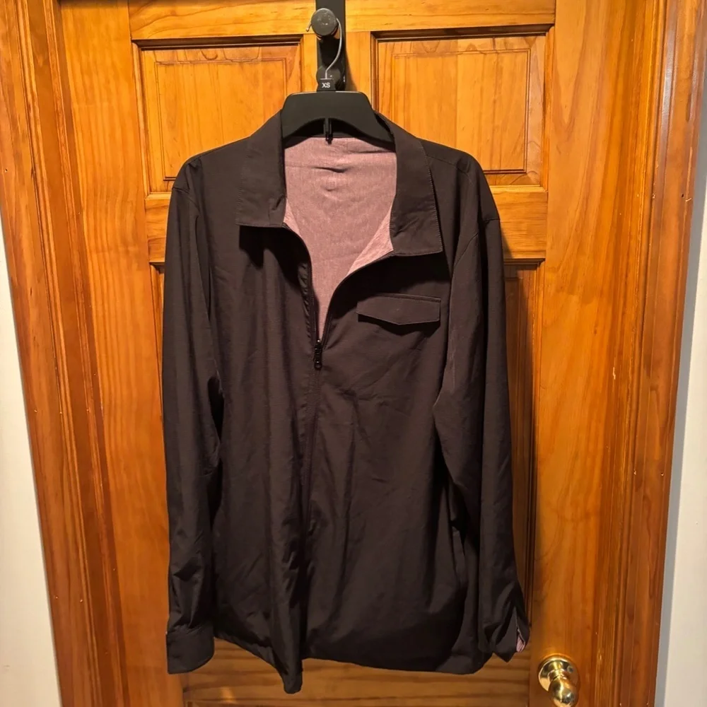 Travis Mathew Reversible Zip Up Lightweight Jacket in Black Purple